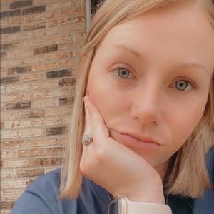 Meet your Posher, Bobbie